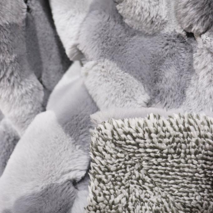 Cubierta de piel de coral ligera de poliéster Cubierta de piel falsa para invierno 320gm 2